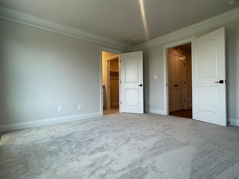 4006 Varick St — Photo 19