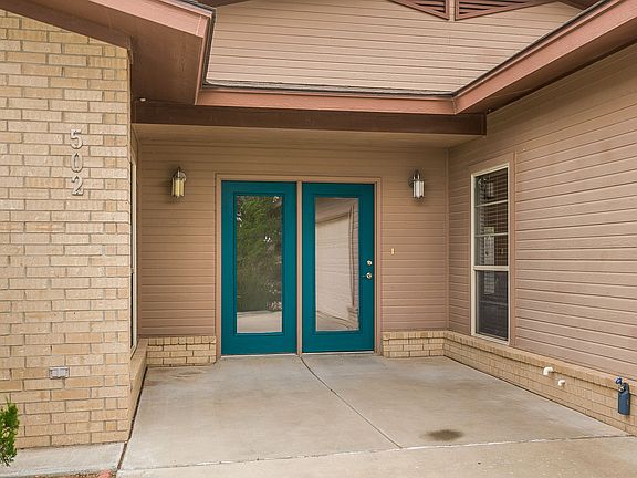 4th image of 502 La Duchess Dr