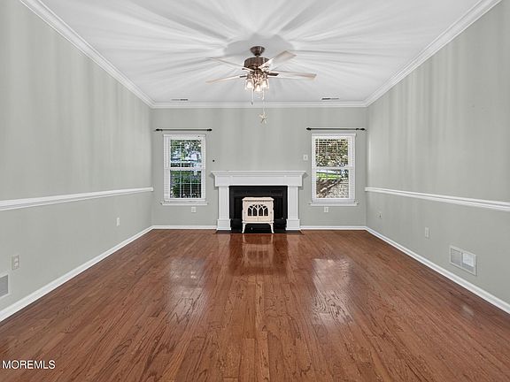 4th image of 6 Doral Way