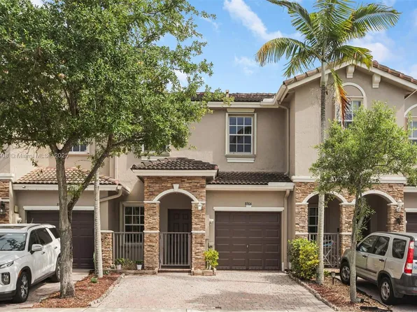 8906 SW 226th Ter, Cutler Bay, FL 33190