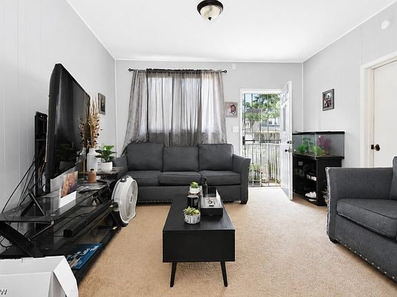 5th image of 15811 Arcade Ave