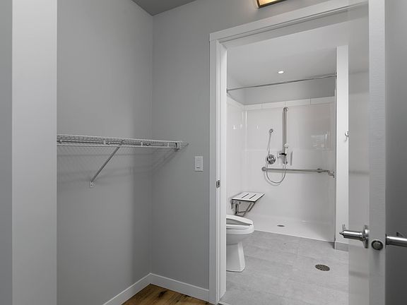 5th image of 2165 Benvoulin Ct #212