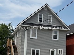 159 4th Ave E #2, North Bay, ON P1B 1M9