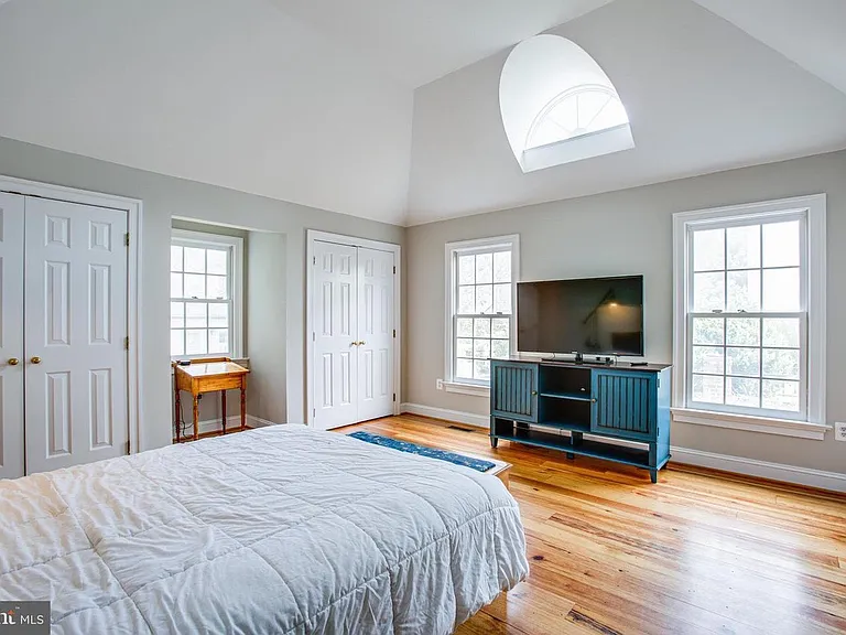 507 Hanover St — Photo 15