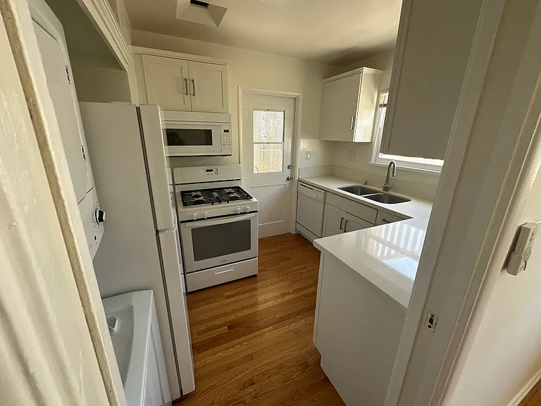 4525 Willis Ave #4527 — Photo 14