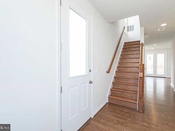 3rd image of 114 Keller Ct