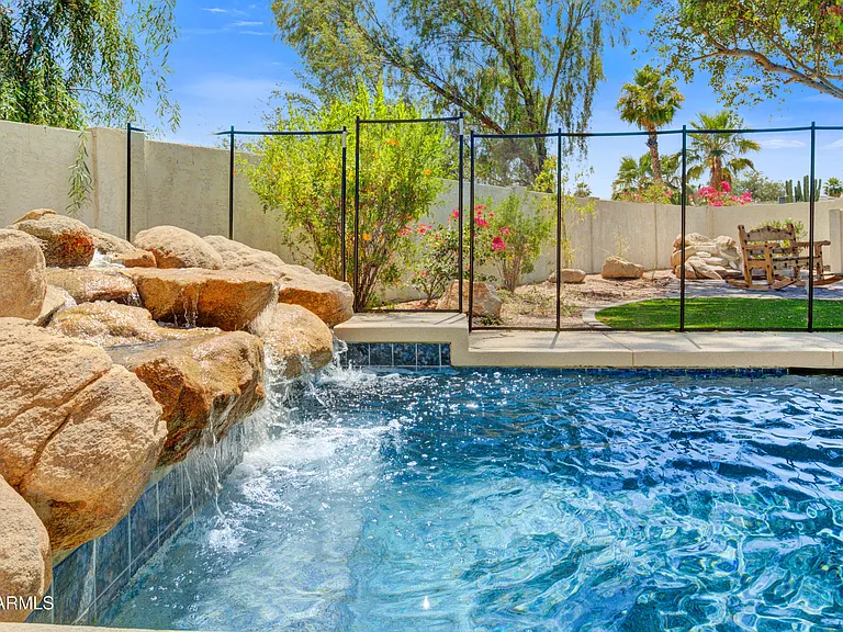 6863 E Kelton Ln — Photo 36