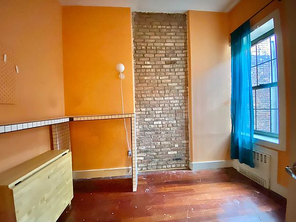 5th image of 1011 Pacific St #3R