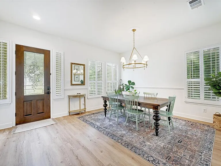 7721 Haggans Ln — Photo 3