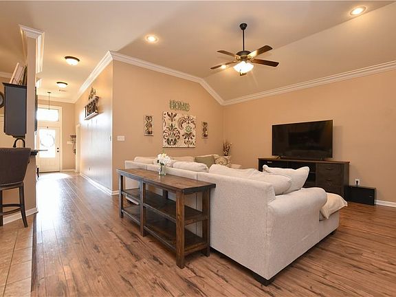 3rd image of 2608 Pelican Bay Blvd