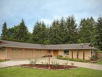 1st image of 1004 179th Pl NE