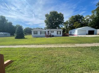 415 E Mississippi St, New Canton, IL 62356