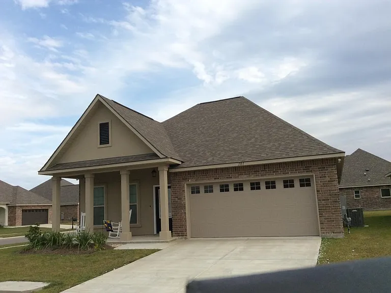 101 Emerson Rd — Photo 2