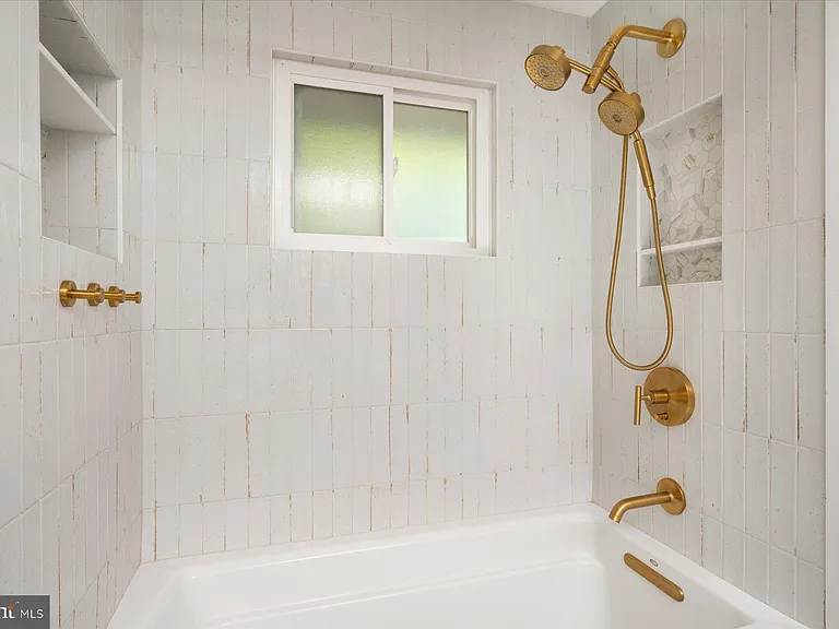 102 Sycamore Rd — Photo 15