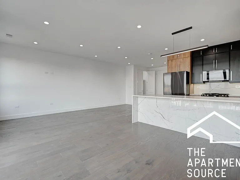 3010 W Belmont Ave #3 — Photo 5