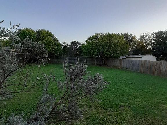 2nd image of 2306 Darnell Dr