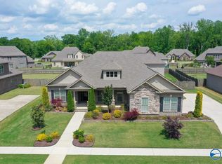 7507 Grayhawk Ct, Owens Cross Roads, AL 35763