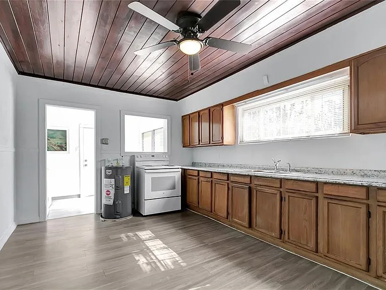 2701 N Fremont Ave — Photo 19