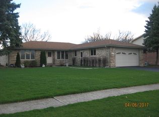 3424 Blandford Ave, New Lenox, IL 60451