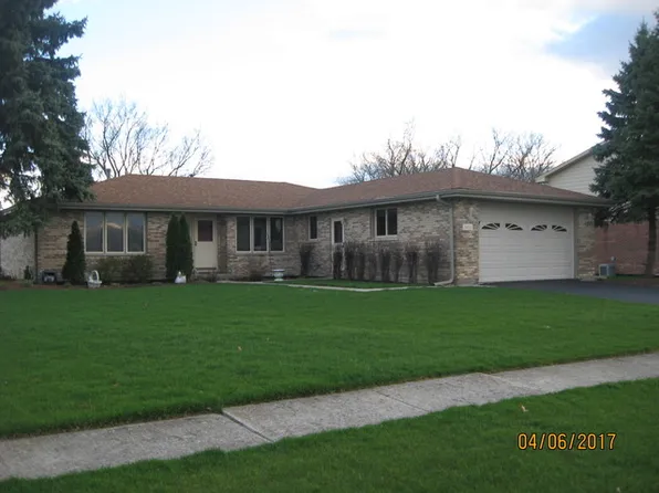 3424 Blandford Ave, New Lenox, IL 60451