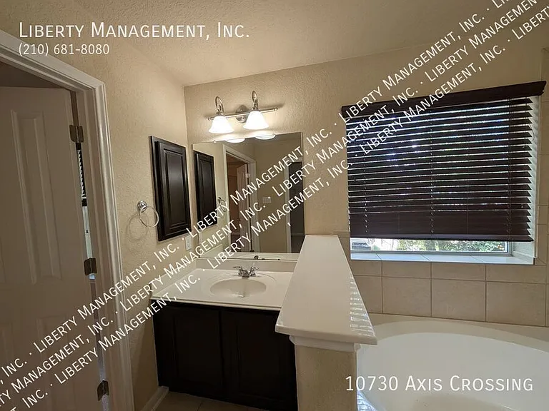 10730 Axis Xing — Photo 29