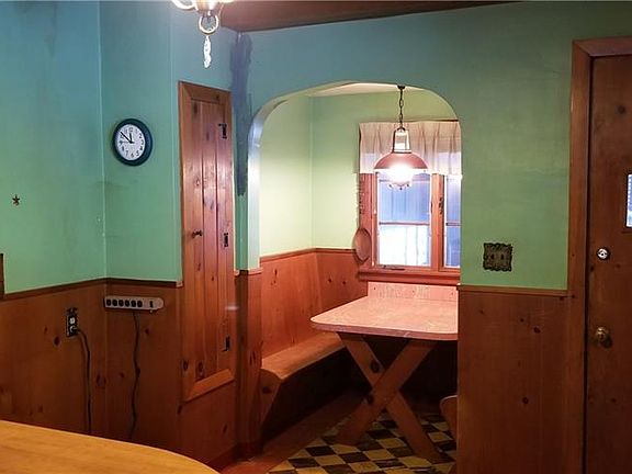 4th image of 205 Driscoll Ave