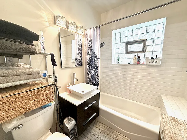 3911 N Spaulding Ave #1 — Photo 6