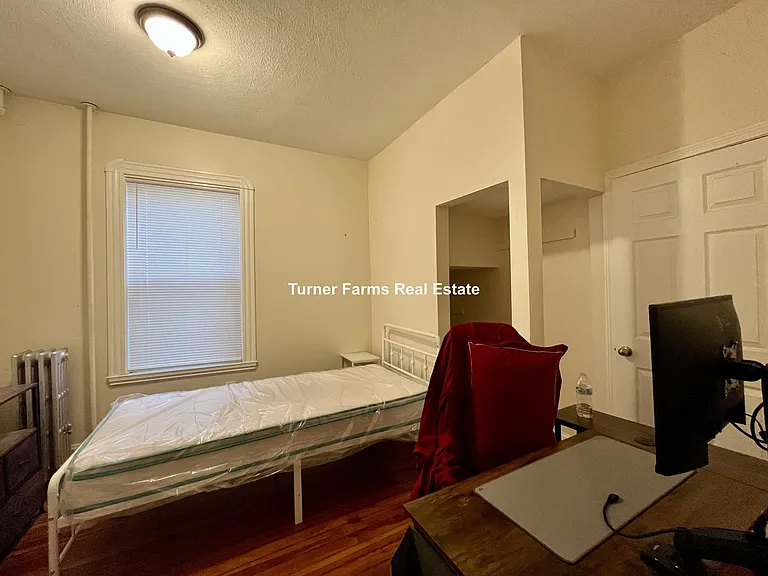 114 Thornton St #1 — Photo 16