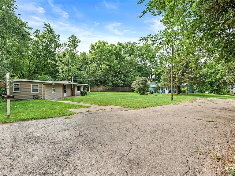 15331 S Corbin St — Photo 11