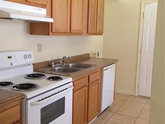 3rd image of 1407 Lois Ln #A