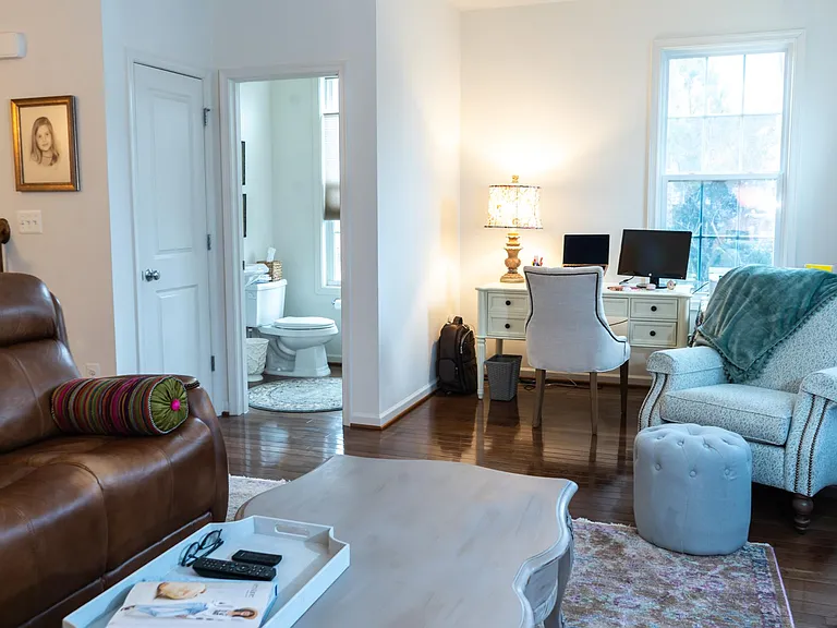 25095 Croxley Green Sq — Photo 69