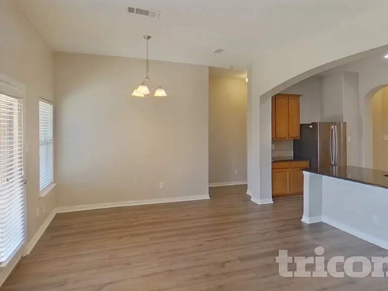 7814 Longbow Ln — Photo 5