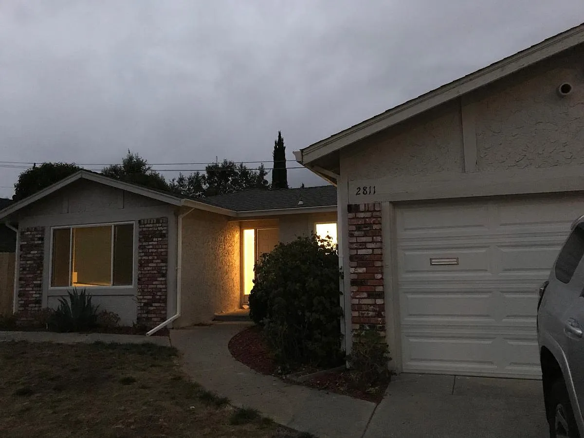 2811 Springdale Ln photo 1