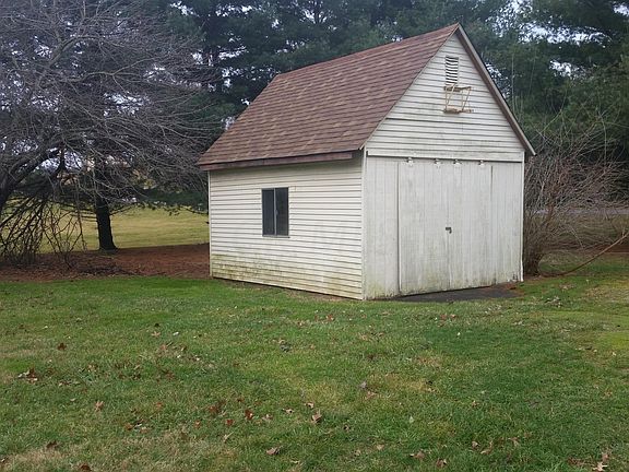 2nd image of 6996 Castlewood Dr
