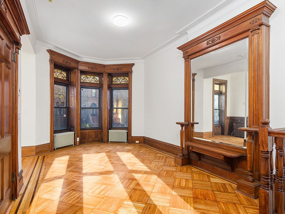 1st image of 289 Sterling Pl #1