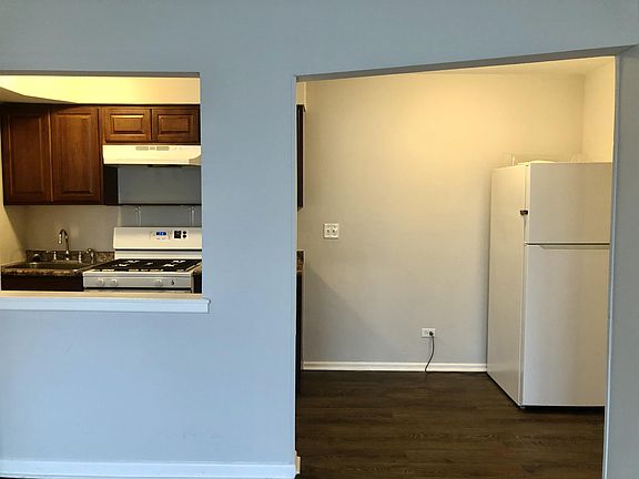 4th image of 1504 N 22nd Ave #B4