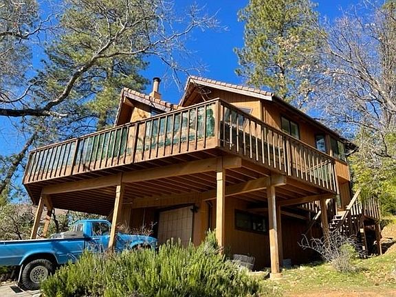 3rd image of 915 Sugarbush Ln