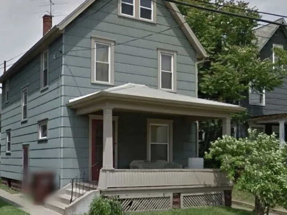 1021 Rex Ave NE