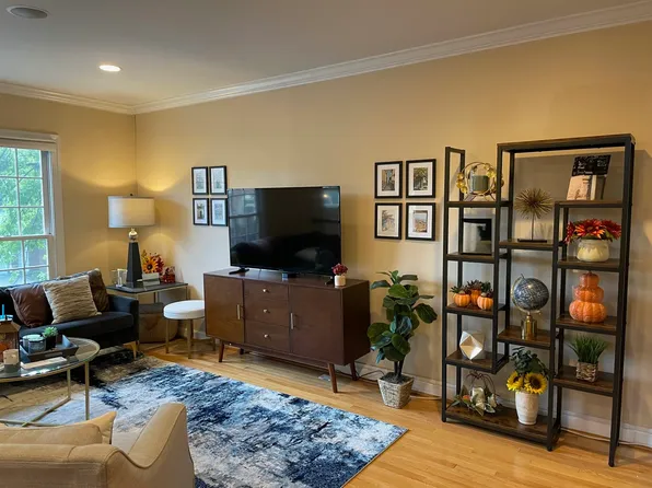 2100 Patty Ln, Vienna, VA 22182