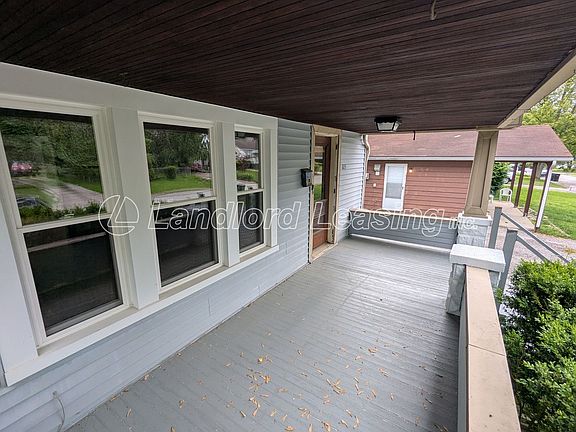 2nd image of 223 E 15th St