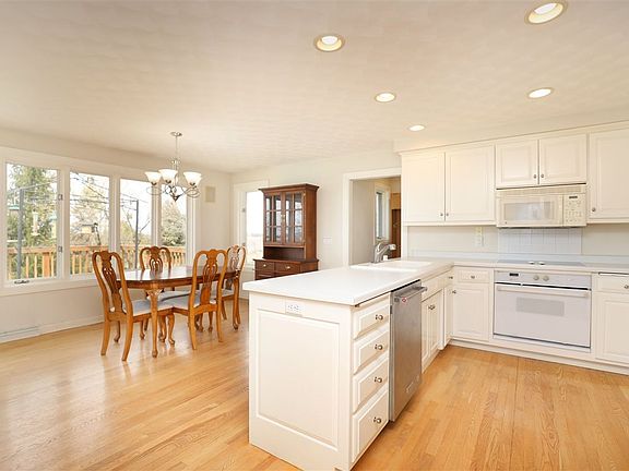 5th image of W8088 Hillcrest Ct