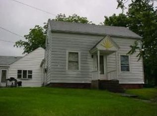 105 E Walnut St, Walnut, IL 61376