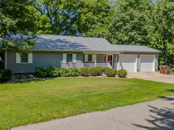 202 S Main St, La Fontaine, IN 46940