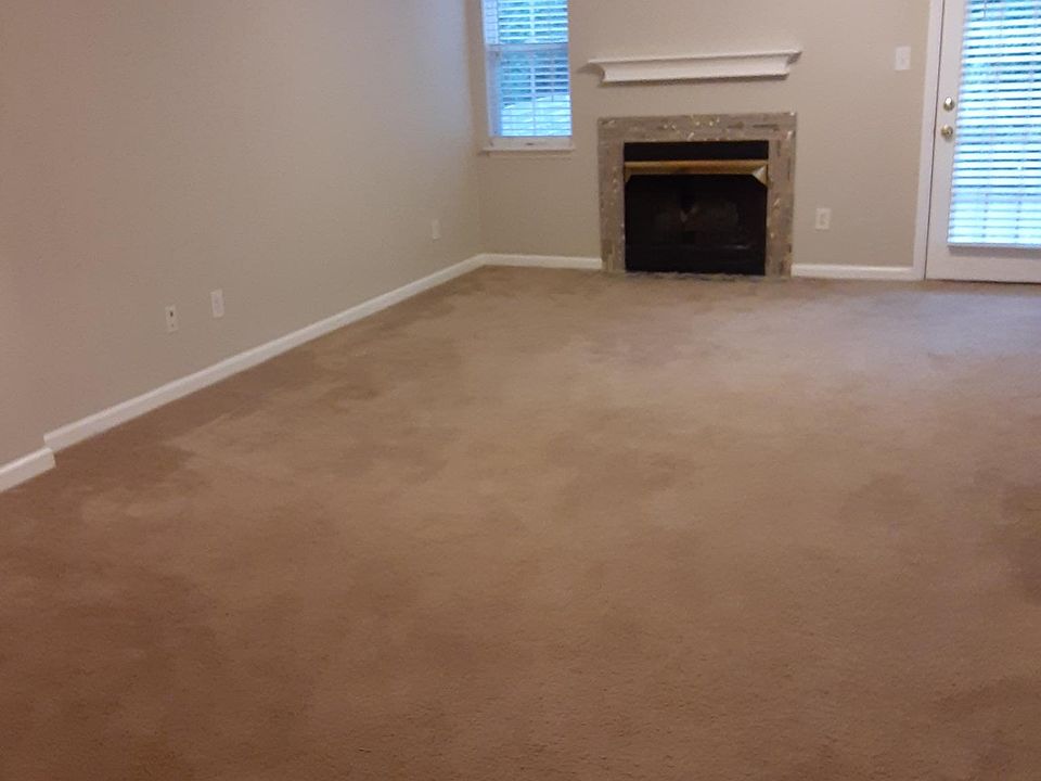 2nd image of 3731 Winborne Ln