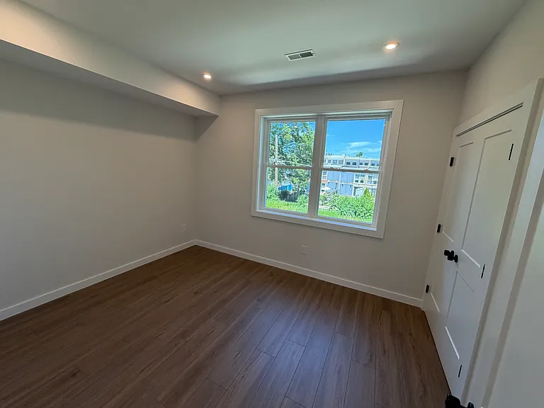 1513 W Stiles St #2 — Photo 10