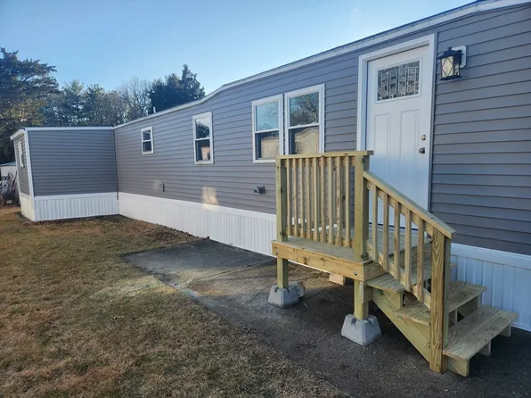 3 4th Ave, Buzzards Bay, MA 02532