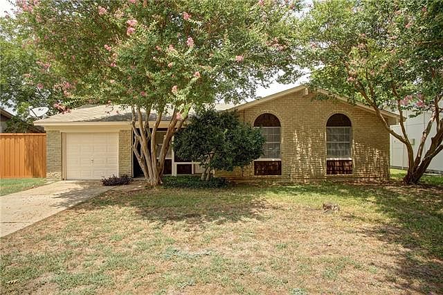 1st image of 1821 Pine Knot Dr
