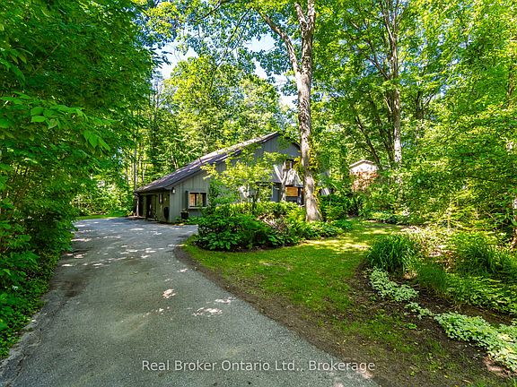 3rd image of 841 Portage Park Ln