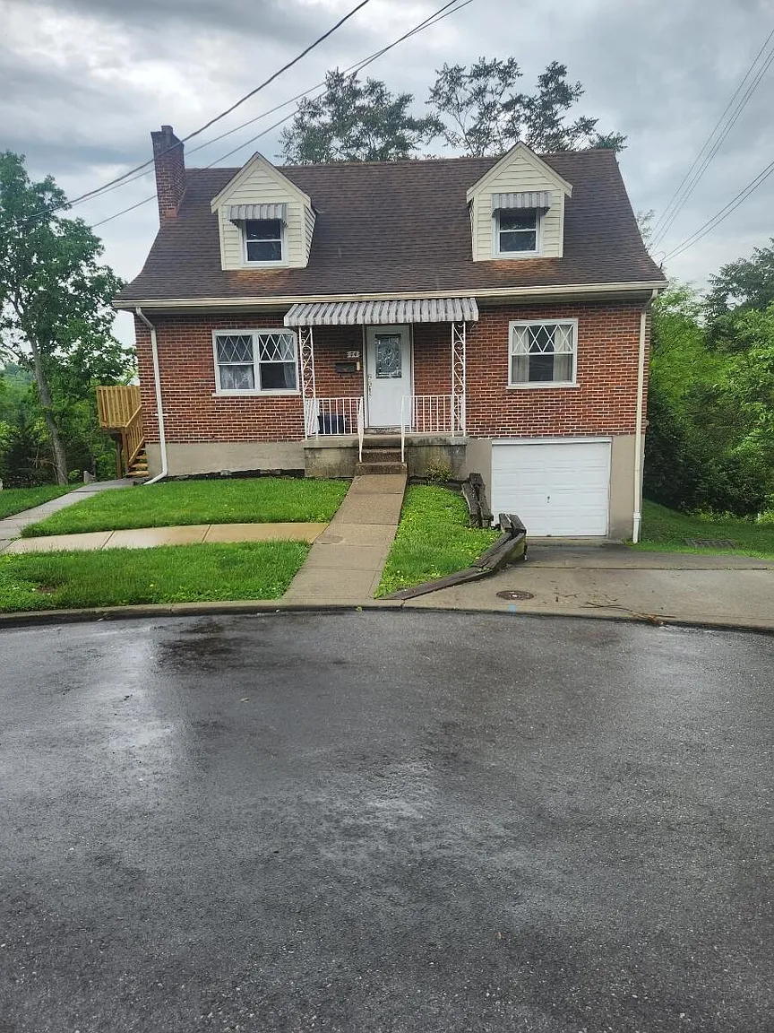 74 Grant St photo 1