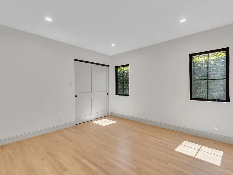 4316 Bellaire Ave — Photo 34